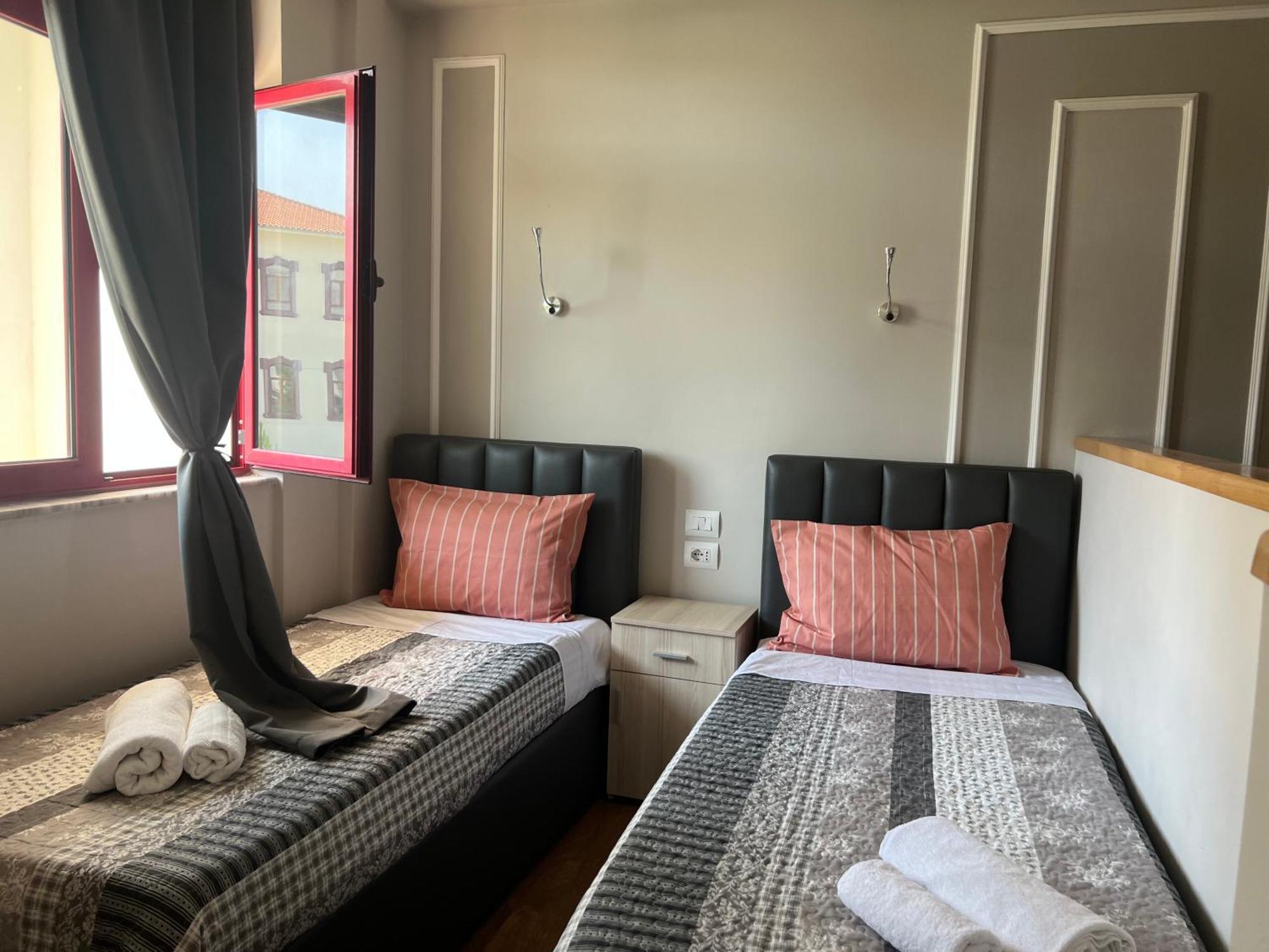 City Centre Rooms 4R Shkodër Екстериор снимка
